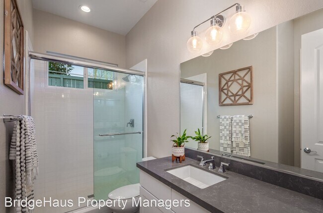 Foto del edificio - 4 br, 3 bath House - 1440 Mackinnon Ave