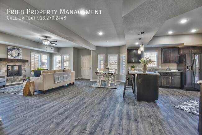 Foto del edificio - 22088 W 123rd Ln
