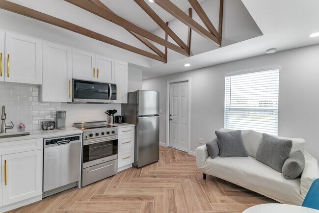 Foto del edificio - 601-603 Lyndhurst St