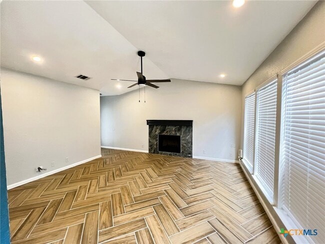 Building Photo - 1419 Hyridge Cir