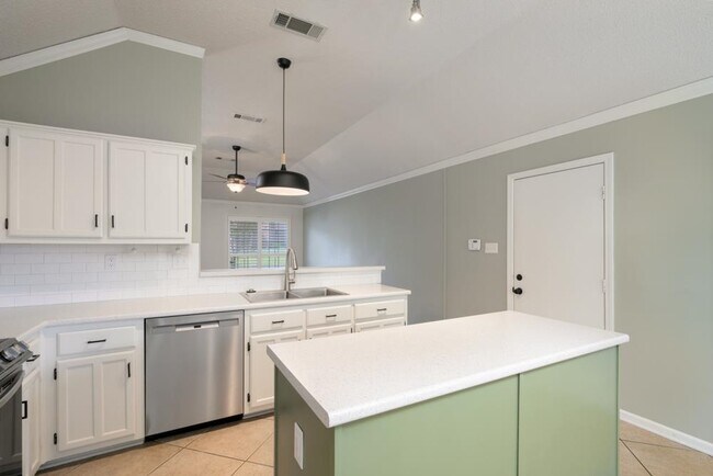 Foto del edificio - 3114 Shadow Green Ln