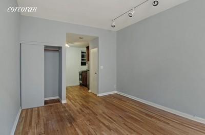 Foto del edificio - 217 E 89th St