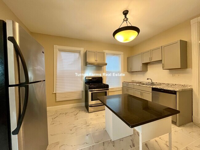 Foto del edificio - 10 Bucknam St