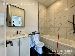 Building Photo - 36 Brunswick Ave