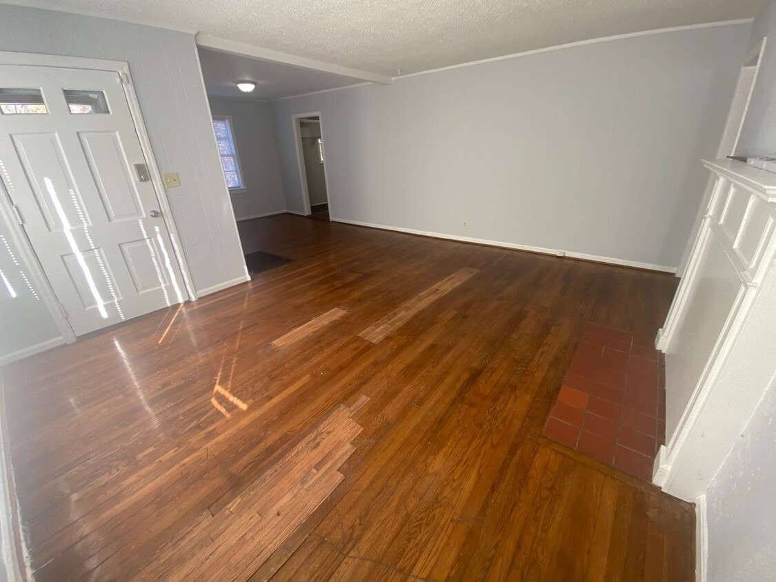 Building Photo - Birmingham/Roebuck **** Approved Applicati...