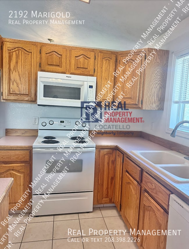 Building Photo - 2192 Marigold-
