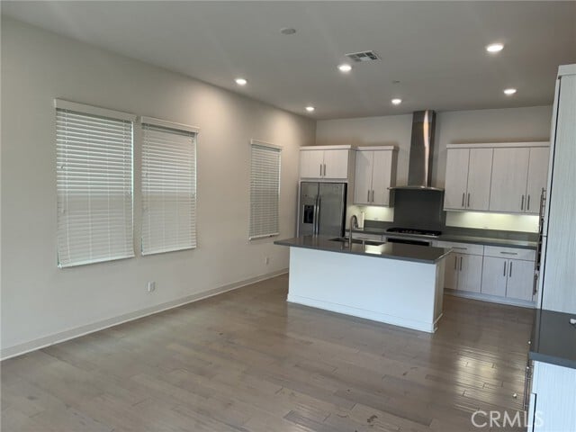 Building Photo - 233 Radial