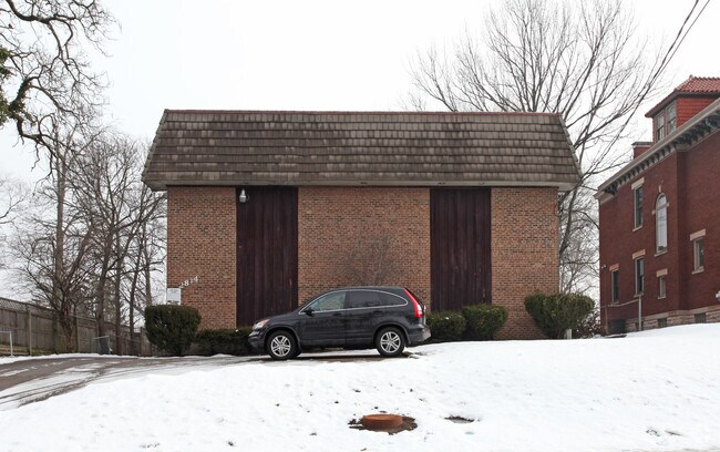 Foto del edificio - 2814 Harrison Ave