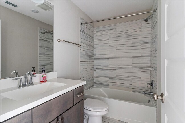 Foto del edificio - 4702 Cold Stream Ct