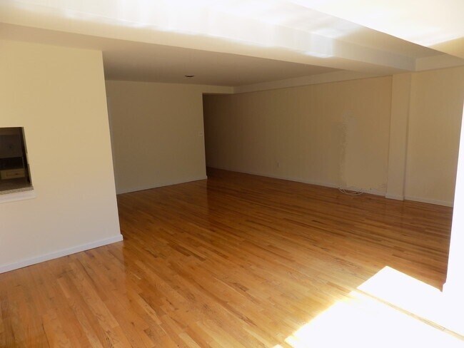 Foto del edificio - 237 Great Neck Rd