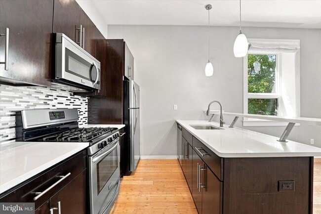 Building Photo - 655 59 N 16th Street Unit 1