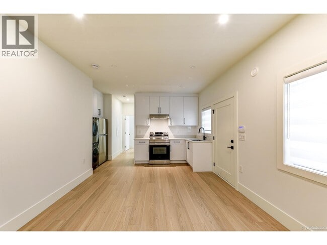 Building Photo - Ground Level-104xx WILLIAMS ROAD