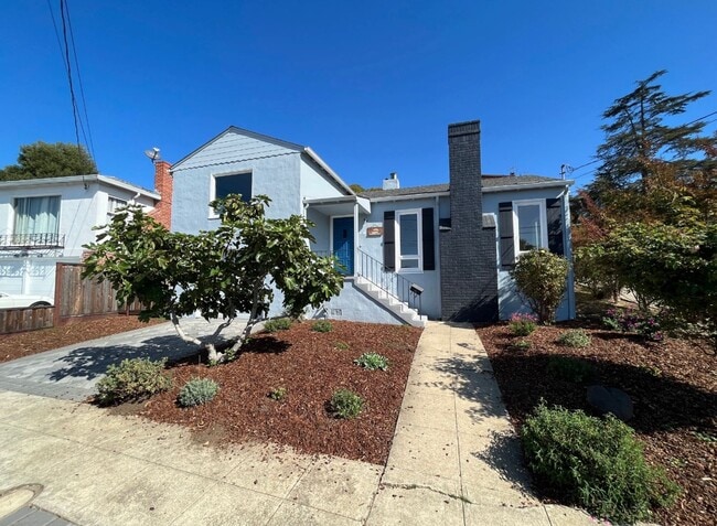 Building Photo - 5685 Jordan Ave