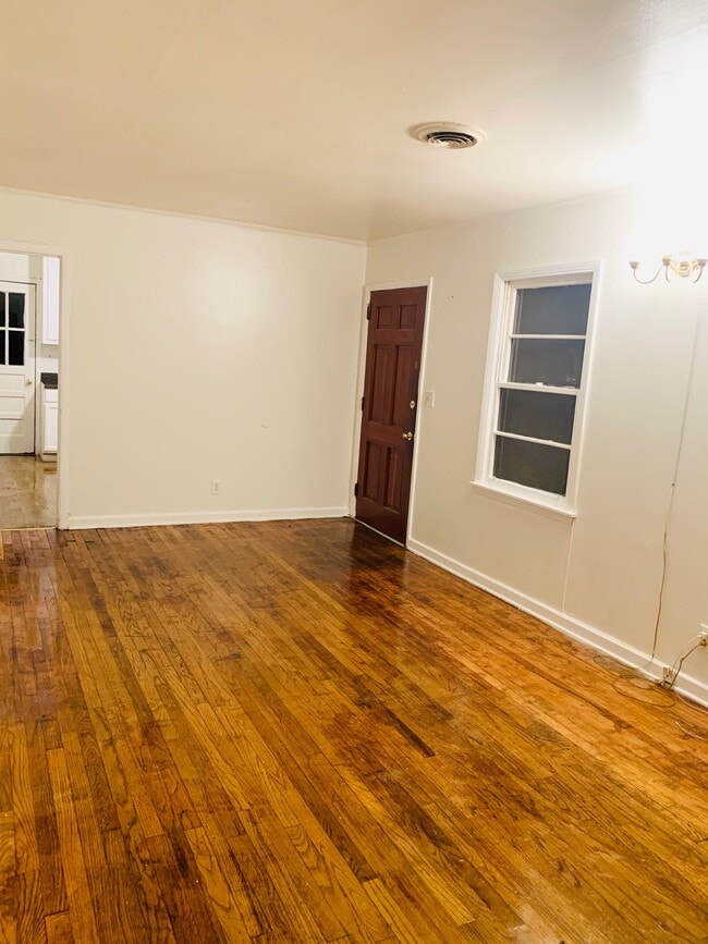 Foto del edificio - 423 E Coffee St