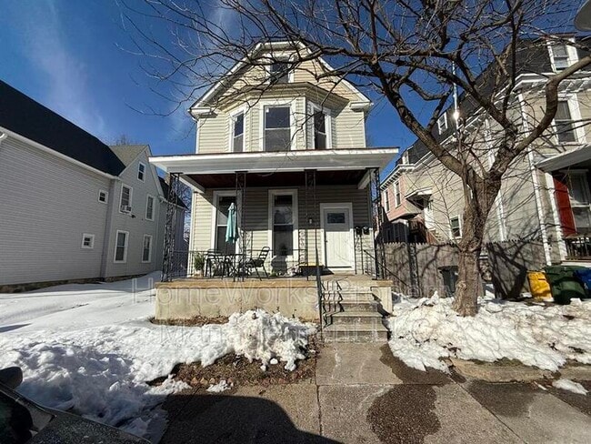 Photo - 514 E 41st St House