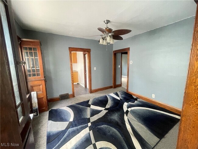 Foto del edificio - 2648 E 122nd St