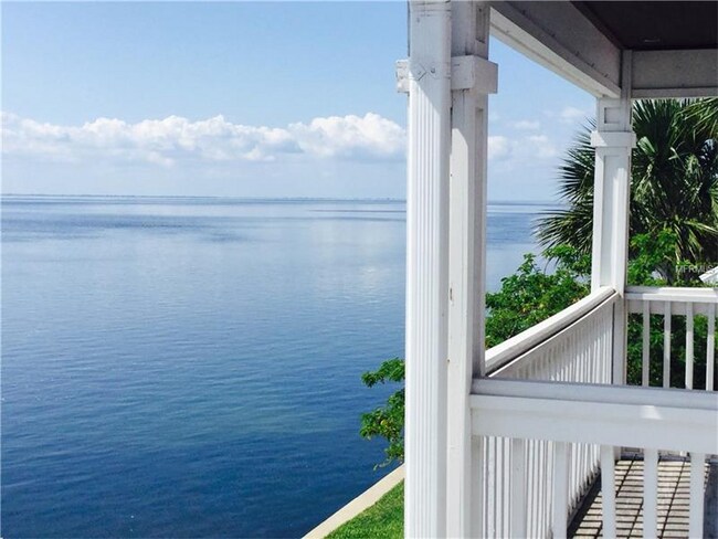 Building Photo - 5200 Coquina Key Dr SE