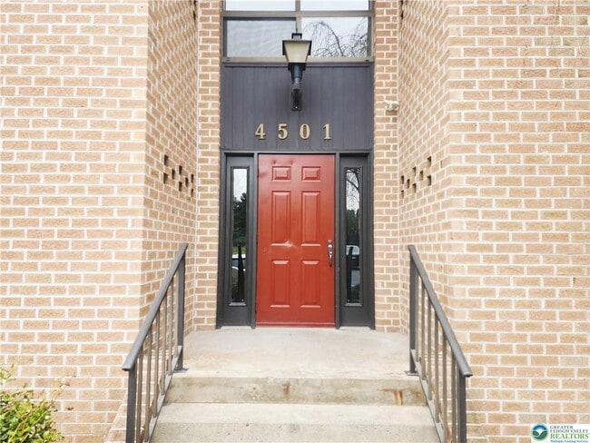 Foto del edificio - 4501 N Hedgerow Dr