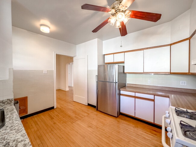 Foto del edificio - 6300 N Glenwood Ave