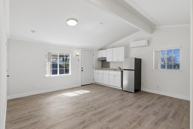 Foto del edificio - 8894 Indiana Ave