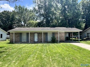 Building Photo - 2904 Alametos St SW