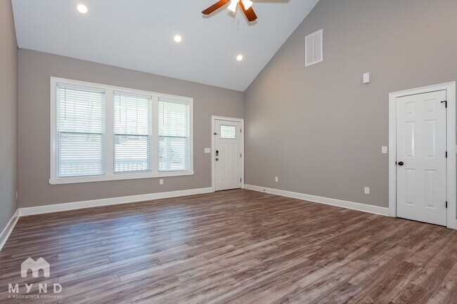 Foto del edificio - 6806 Fieldvale Pl