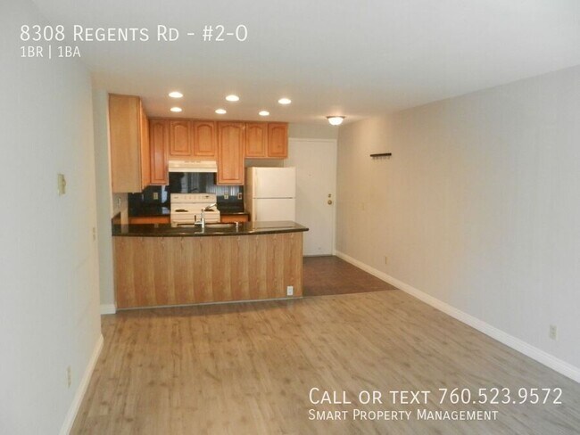 Foto del edificio - 8308 Regents Rd