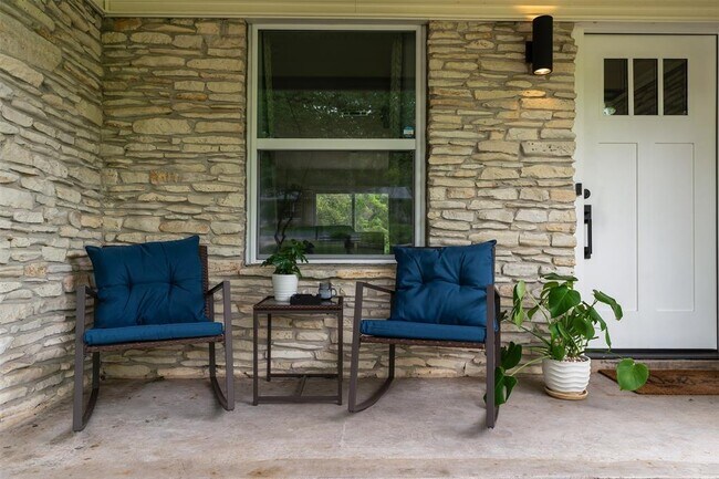 Foto del edificio - 11807 Oakwood Dr