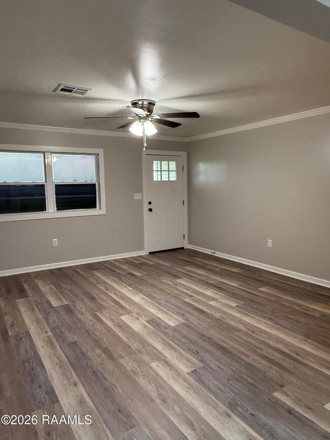 Building Photo - 3618 E Admiral Doyle Dr