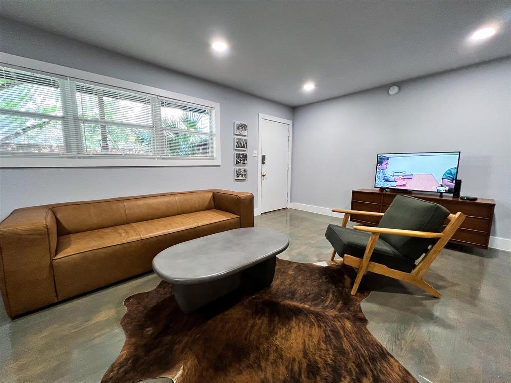 Foto principal - 1405 Hyde Park Blvd