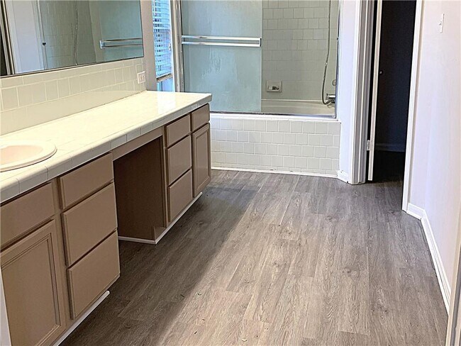 Building Photo - 196 Elm Forest Loop