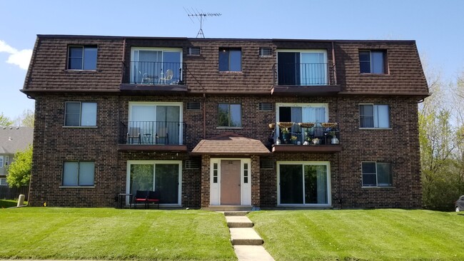 Building Photo - 1215 Whispering Hills Ct