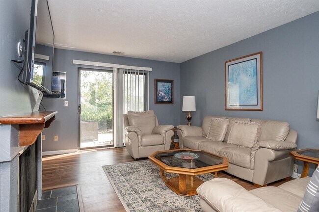 Foto del edificio - 602 Sherwood Green Ct