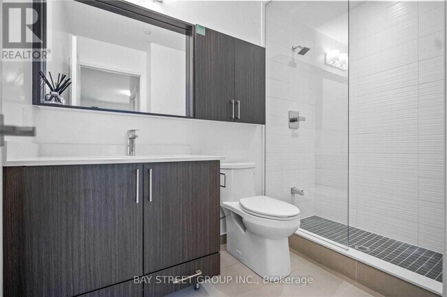 Photo du bâtiment - 591-591 Sheppard Ave E