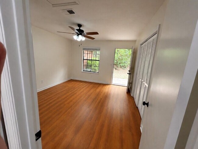 Foto del edificio - 1280 High Rd