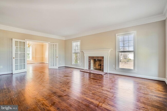 Building Photo - 346 Sinegar Pl