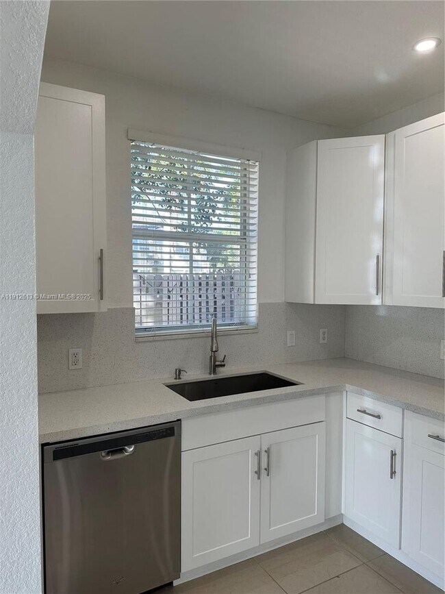 Photo - 15673 SW 39th St House