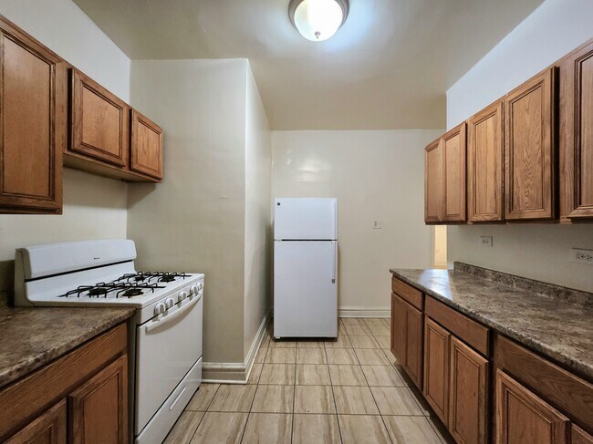 Foto del edificio - 2 Bedroom unit in Oak Park