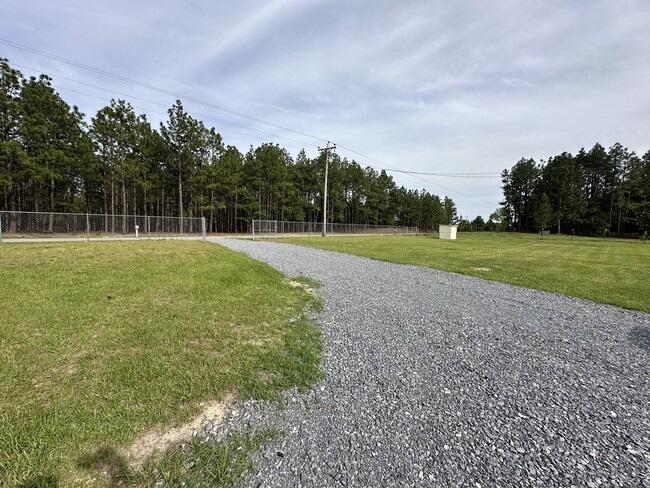 Building Photo - 1084 Windblow Rd
