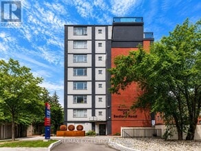 Building Photo - 25 Bedford Rd