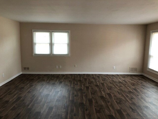Building Photo - 3120 W 49th St