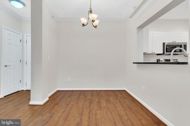 Foto del edificio - 4560 Strutfield Ln