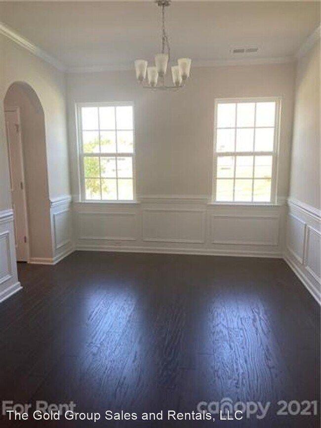 Building Photo - 5 br, 4.5 bath House - 17306 Snug Harbor Rd