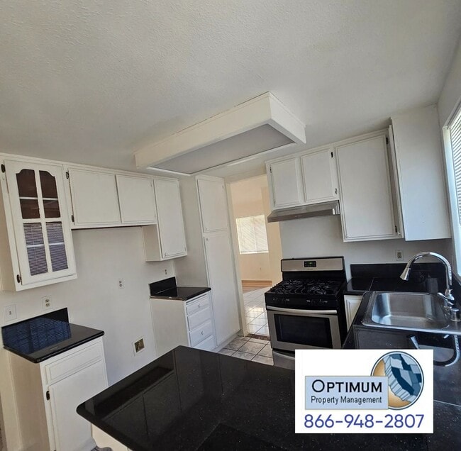 Building Photo - Charming Two-Story Home with 3 Bedrooms, 3...