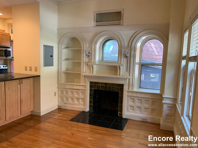 Foto del edificio - 195 Commonwealth Ave