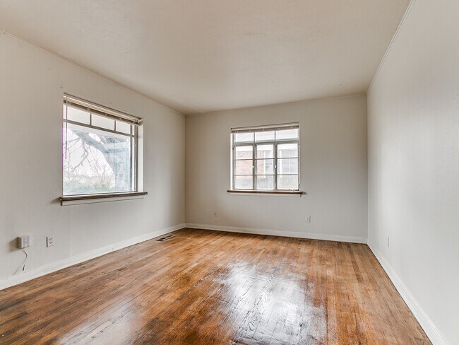 Building Photo - 4037 NW 13th St