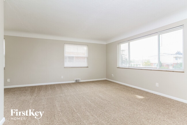 Building Photo - 2741 Jonrose Ave