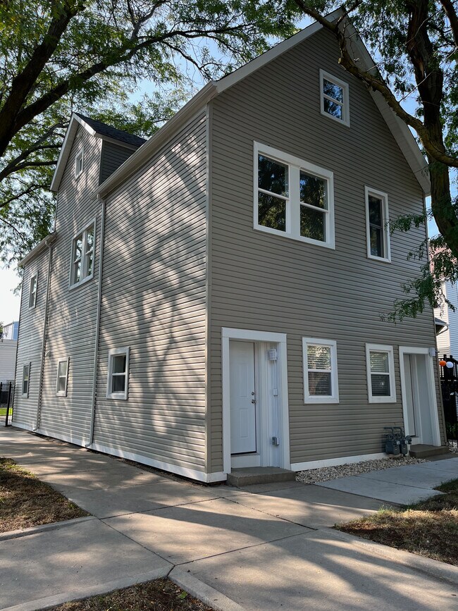 Building Photo - 3800 N Whipple St