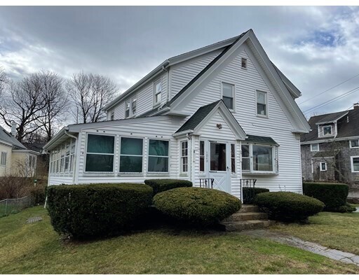 Primary Photo - 1049 Washington St