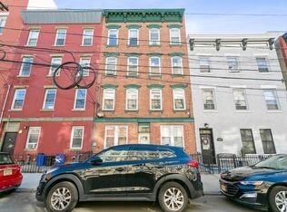 Primary Photo - 411 Bloomfield St